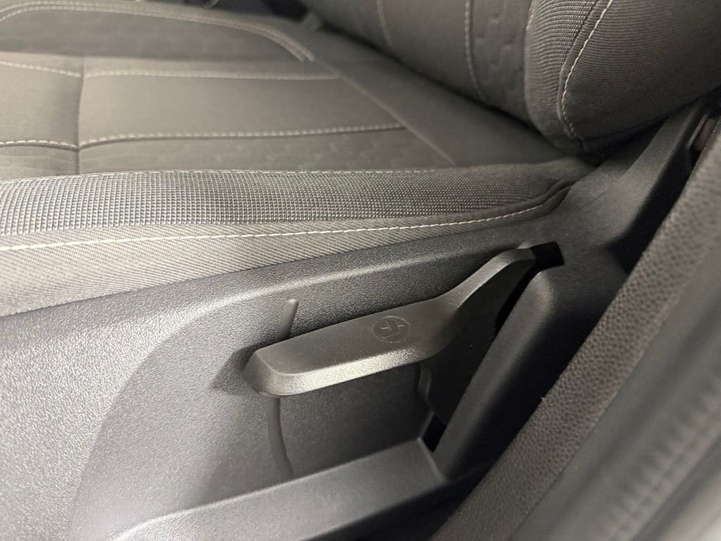Used 2019 White Ford SE image 18