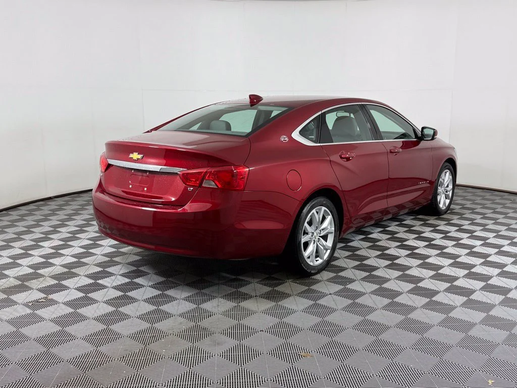 Used 2019 CAJUN RED TINTCOAT Chevrolet LT image 9