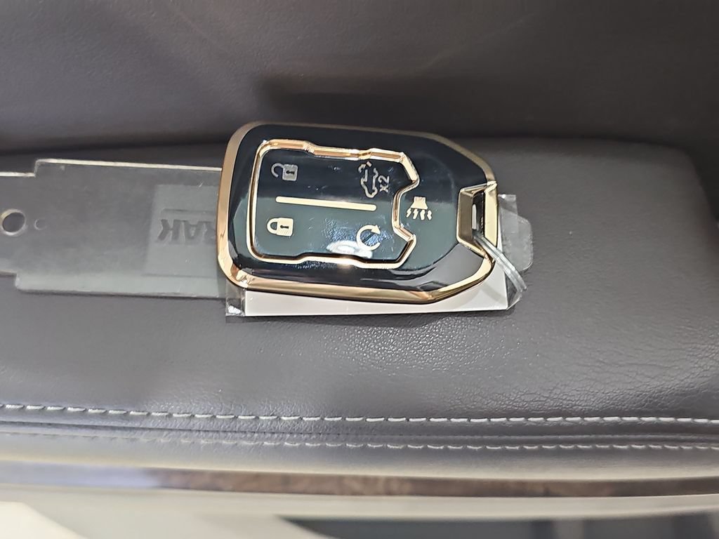 Used 2015 CHAMPAGNE SILVER METALLIC Chevrolet LT image 43
