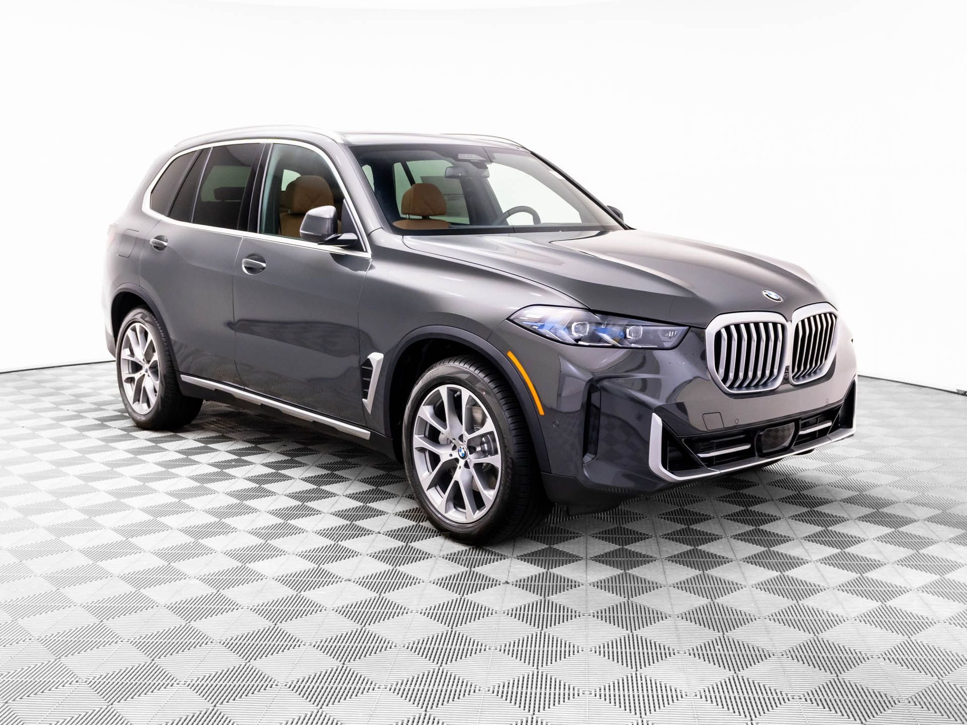 New 2026 Dravit Grey Metallic BMW xDrive40i image 8