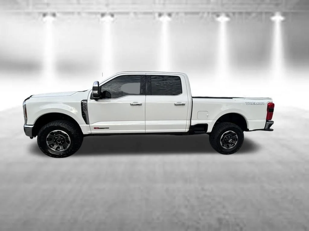 Used 2024 White Metallic Ford King Ranch image 8