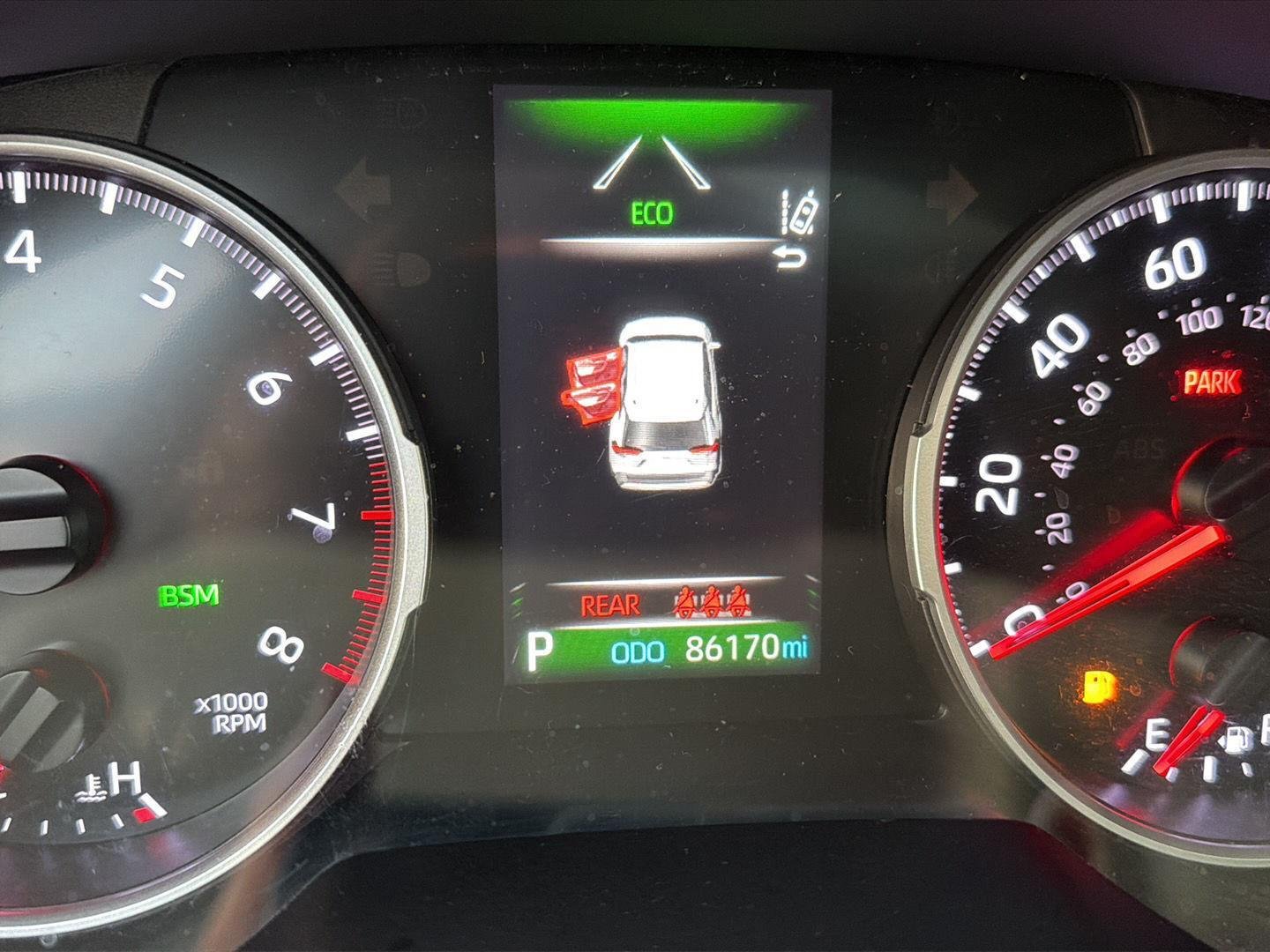 Used 2022 White Toyota XLE image 24