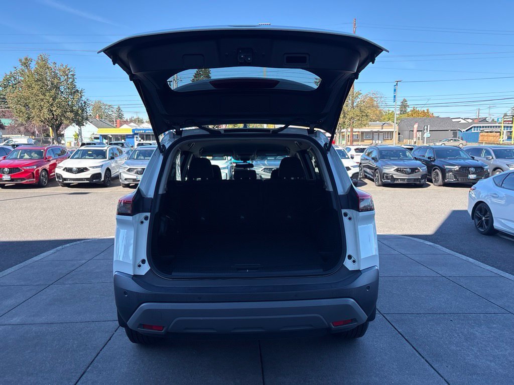 Used 2023 White Nissan S image 9