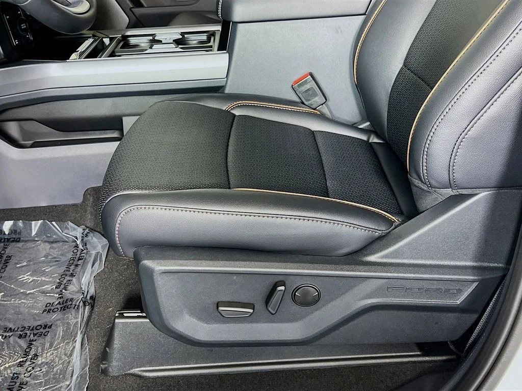 New 2026 Avalanche Ford Lariat image 23