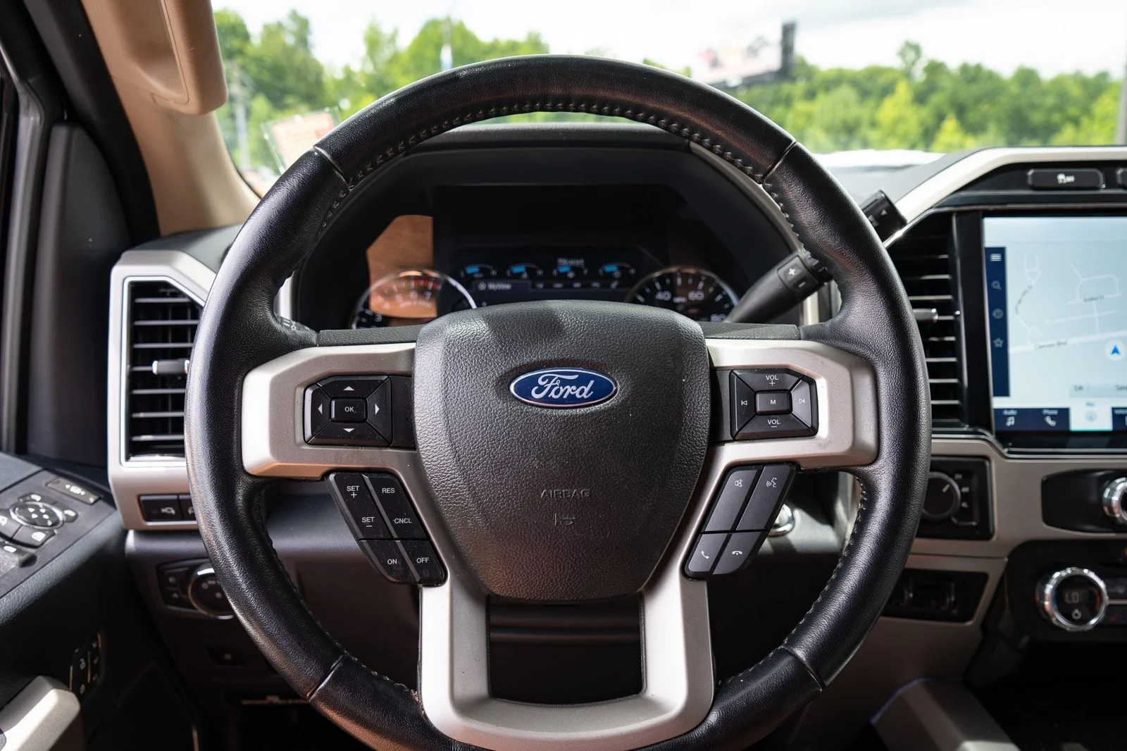Used 2022 Black Metallic Ford Lariat image 28