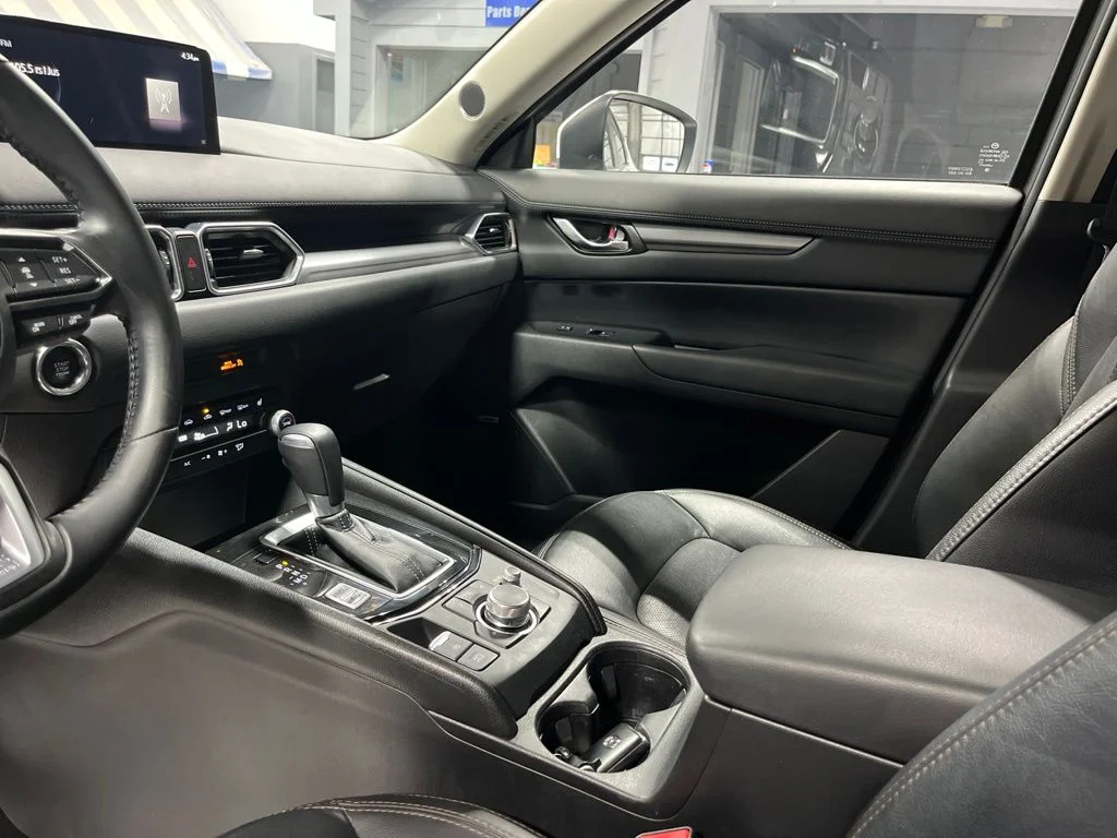 Used 2021 Snowflake White Pearl Mazda Touring image 14