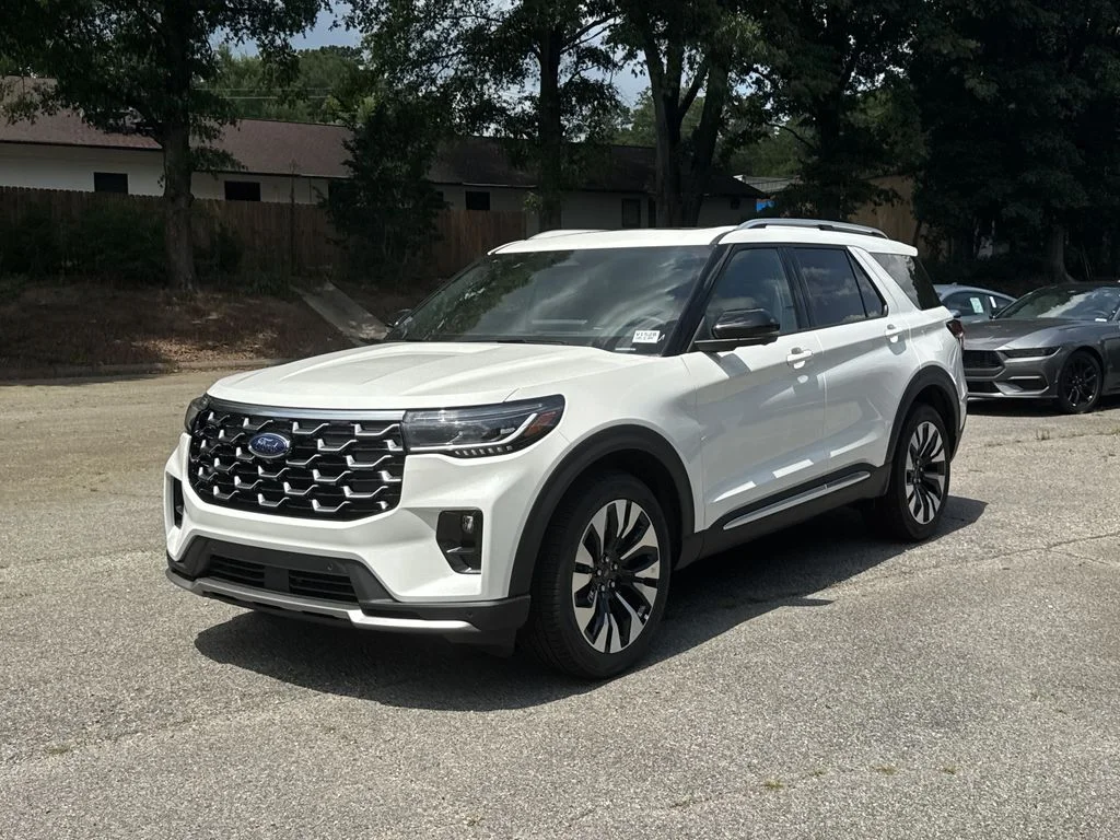 New 2026 White Ford Platinum image 3