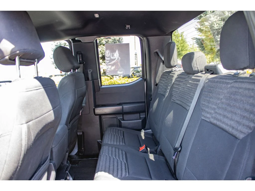 Used 2021 ICONIC SILVER METALLIC Ford XL image 17