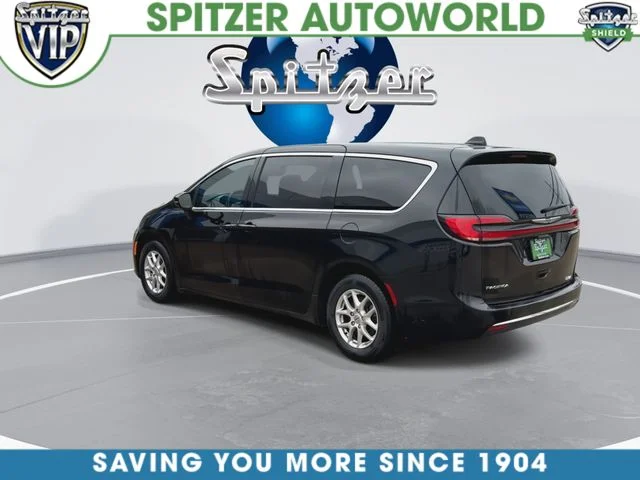 Used 2025 Black Chrysler Select image 7