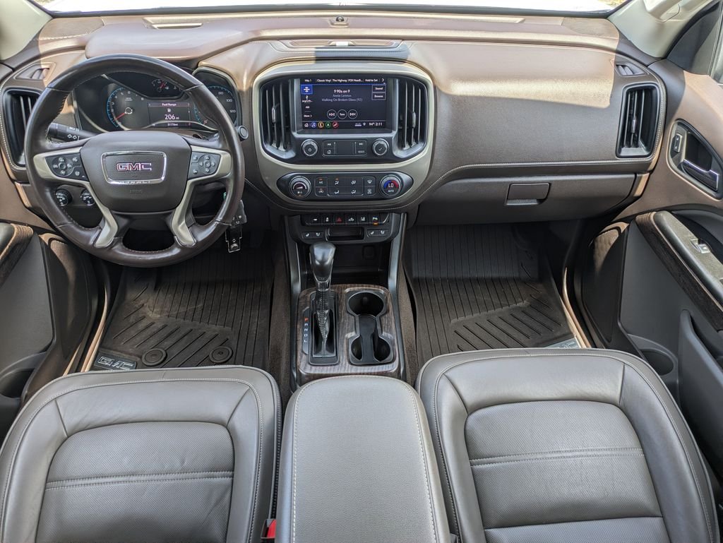 Used 2022 White GMC Denali image 1