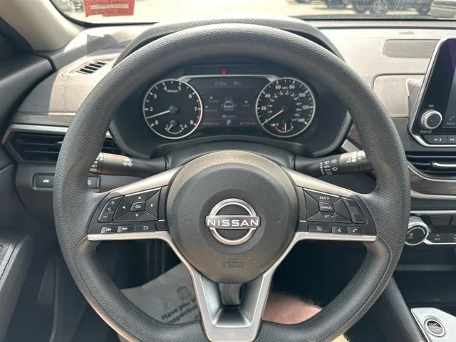 Used 2024 Silver Nissan 2.5 SV image 18