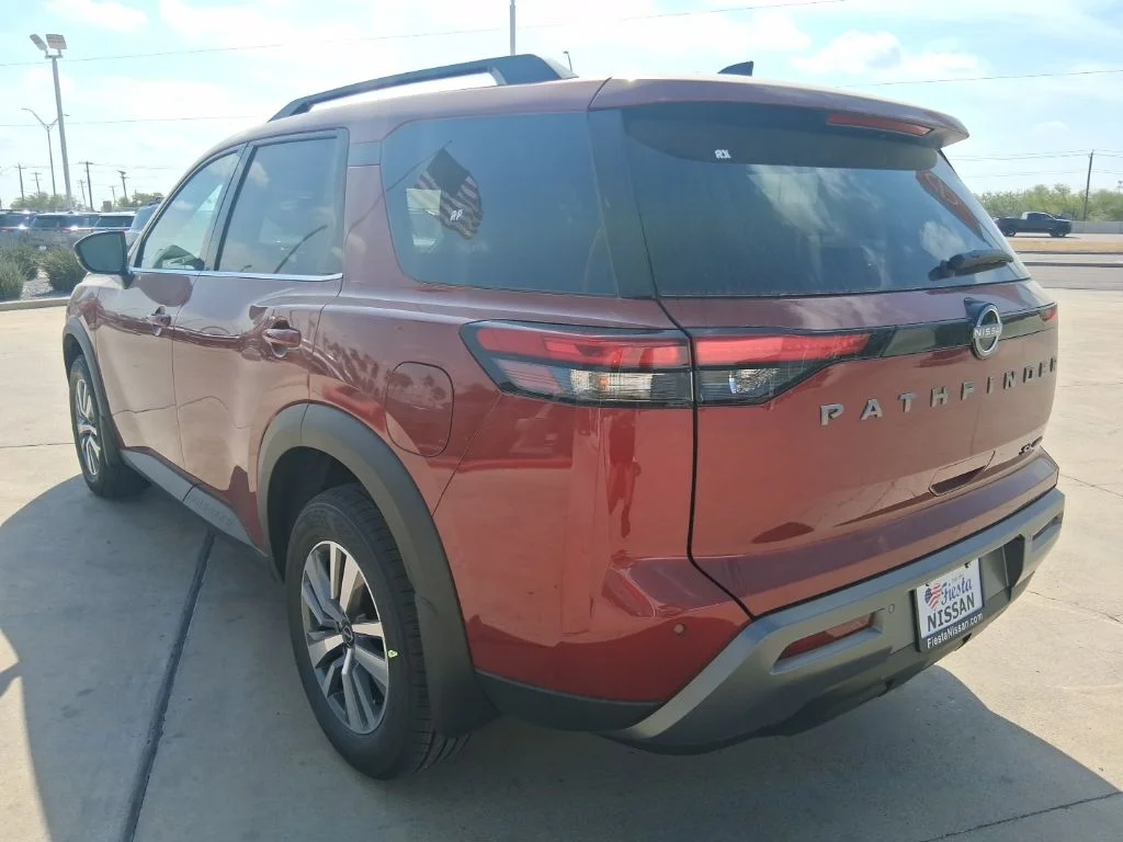 New 2026 Scarlet Ember Tintcoat Nissan SL image 4