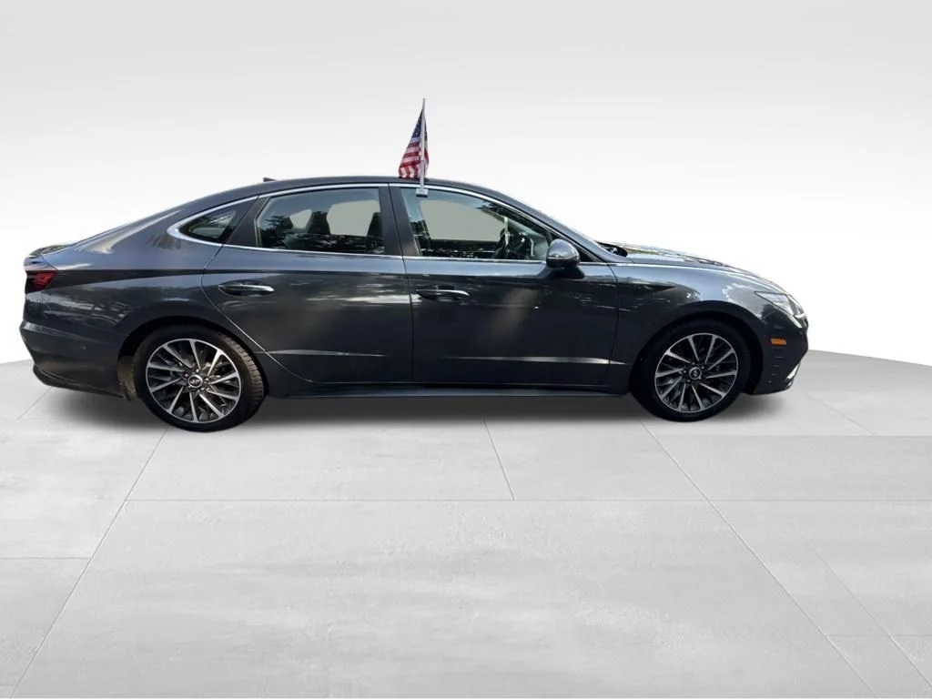 Used 2022 Gray Hyundai Limited image 7