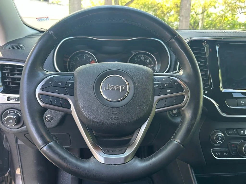 Used 2019 Gray Jeep Limited image 18