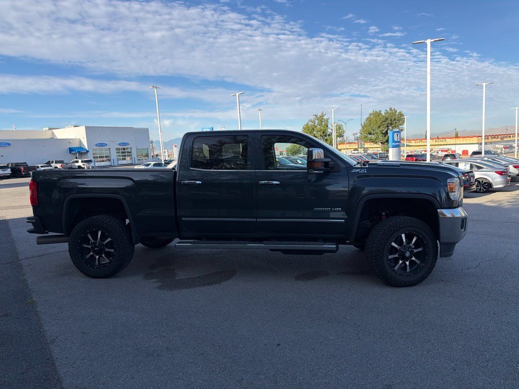 Used 2017 Dark Slate Metallic GMC SLT image 4