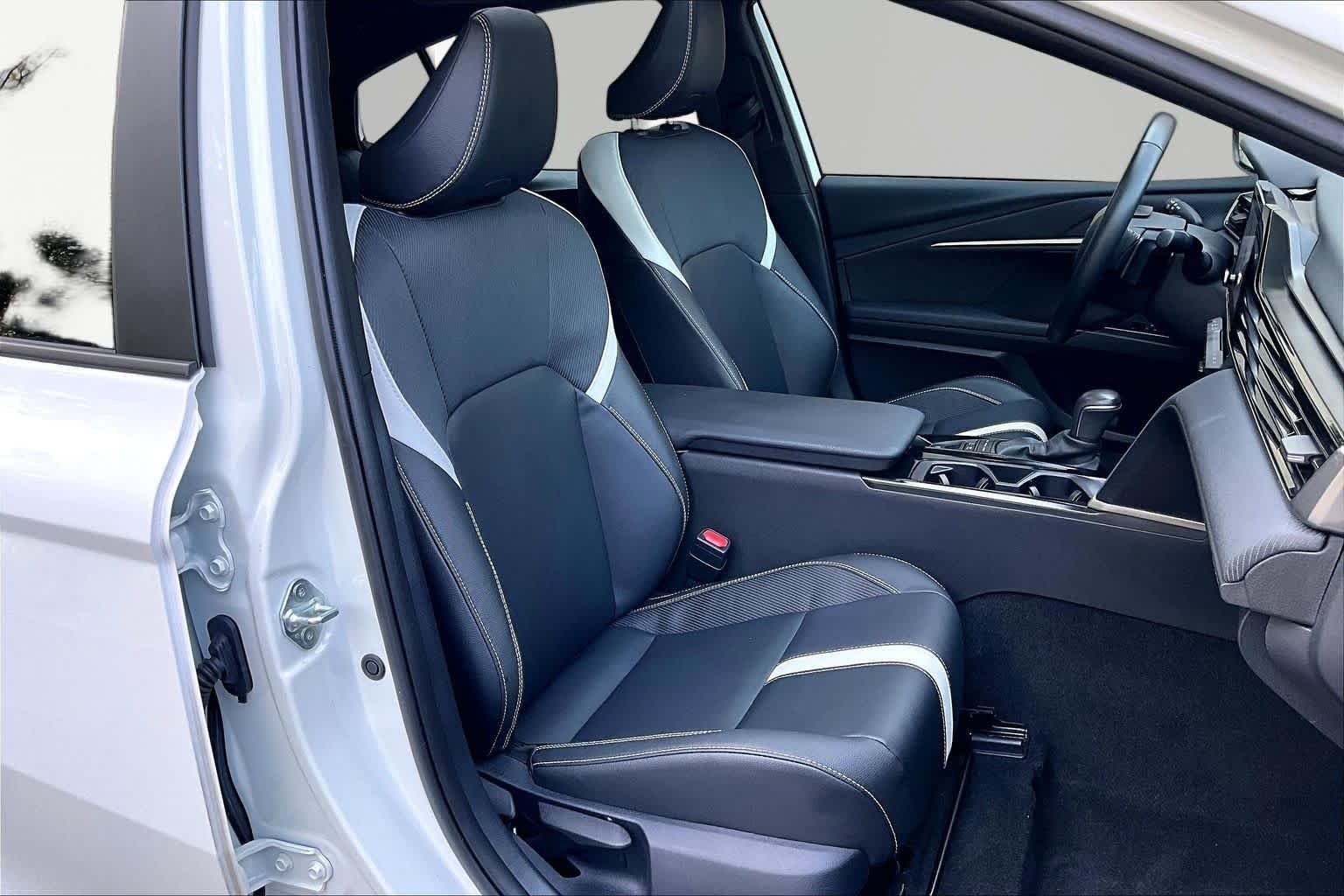Certified Used 2025 Ice Cap Toyota SE image 9