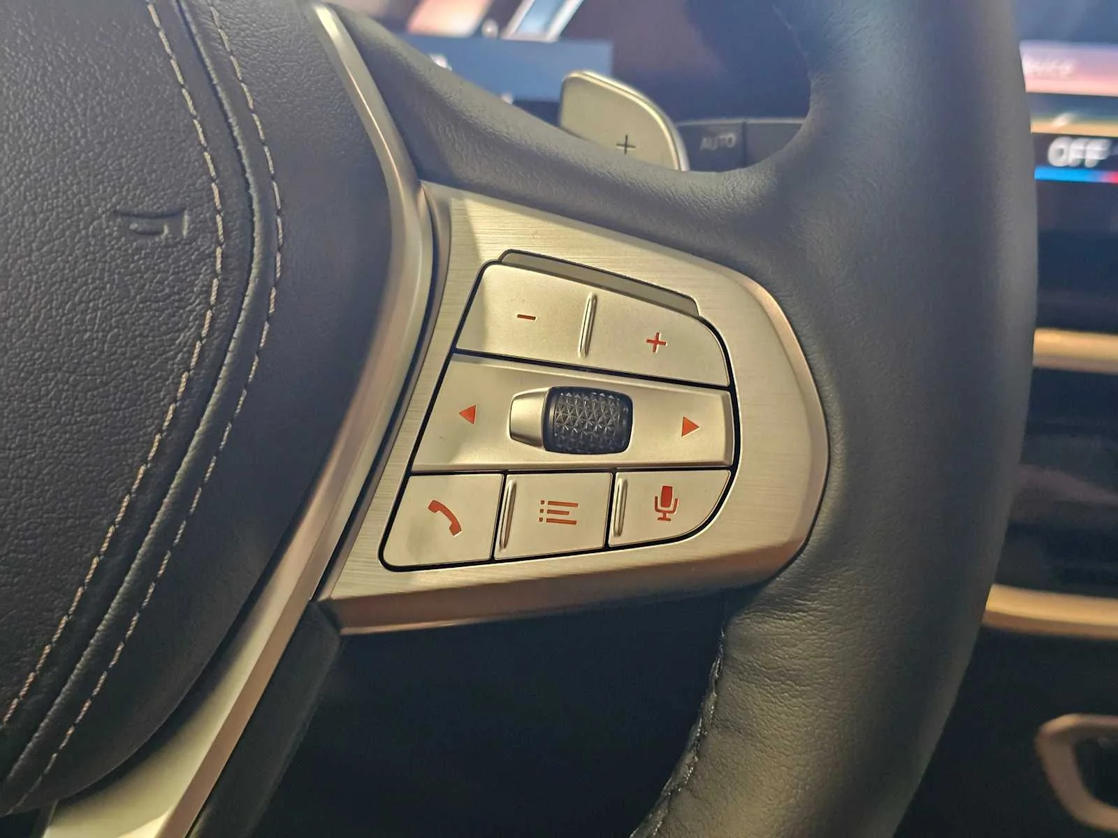 New 2027 Mineral White Metallic BMW xDrive40i image 17
