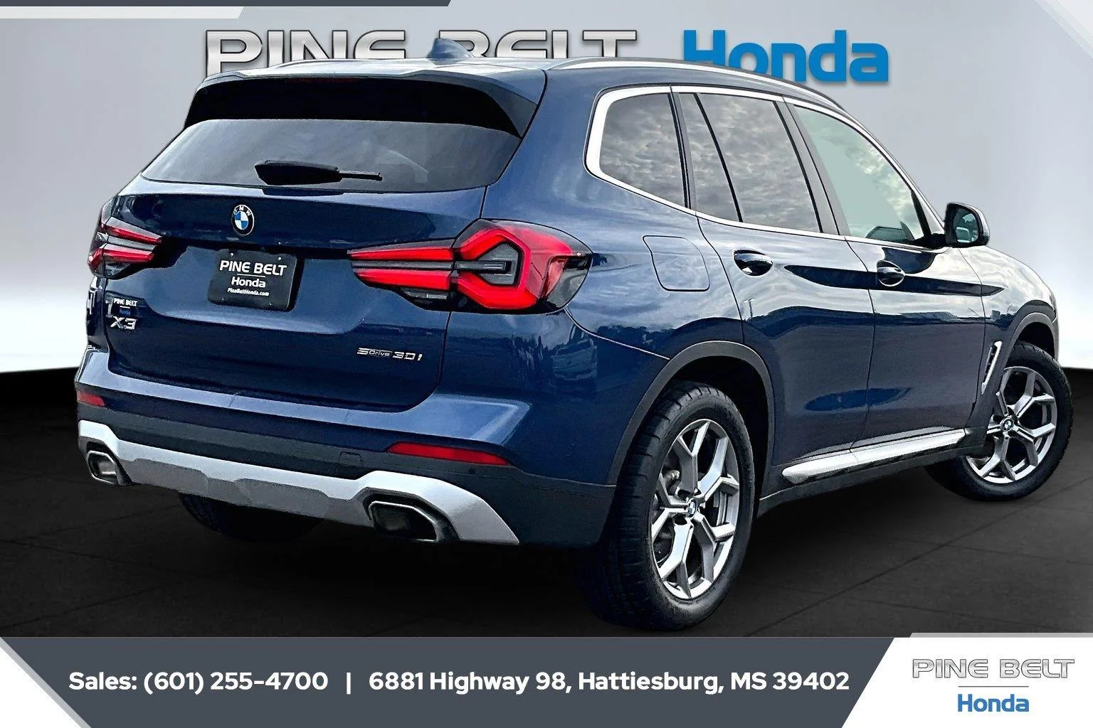 Used 2024 Phytonic Blue Metallic BMW sDrive30i image 11
