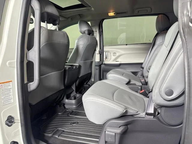 Certified Used 2021 Blizzard Pearl Toyota Limited image 12