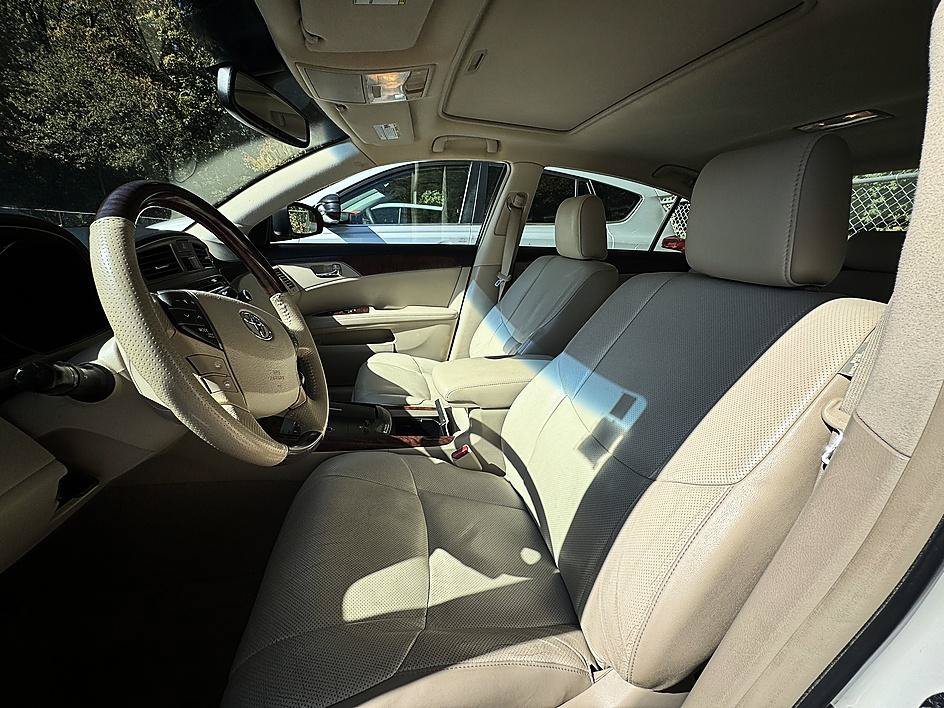Used 2012 Blizzard Pearl Toyota Limited image 11