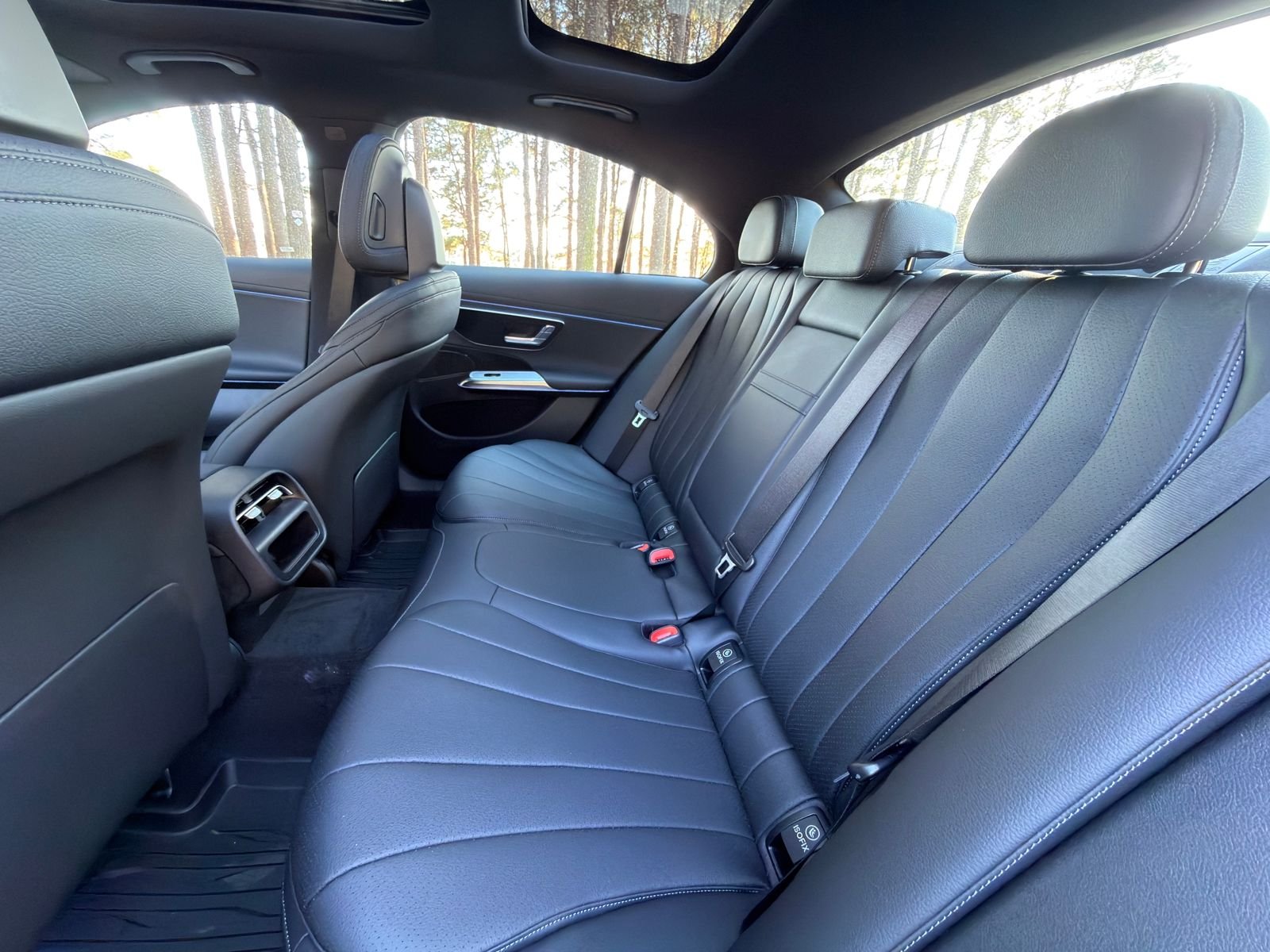 New 2026 Moonlight White Metallic Mercedes-Benz E 350 image 14