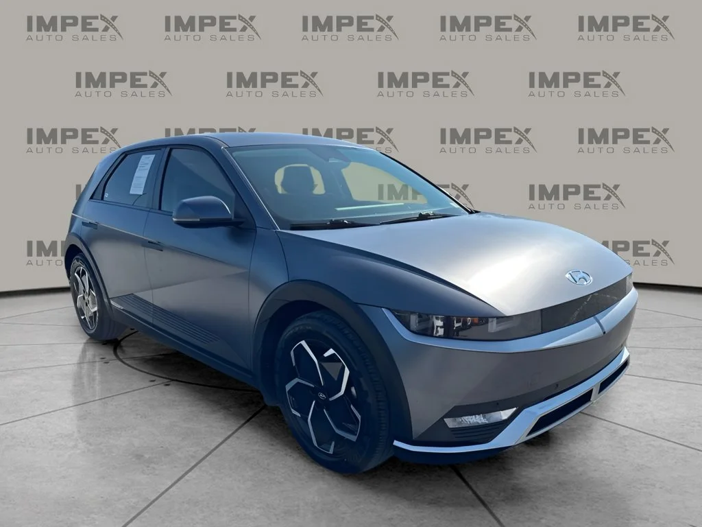 Used 2024 Gray Hyundai SEL image 7