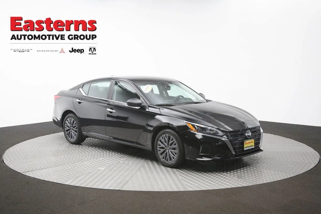 Used 2025 Black Nissan 2.5 SV image 48