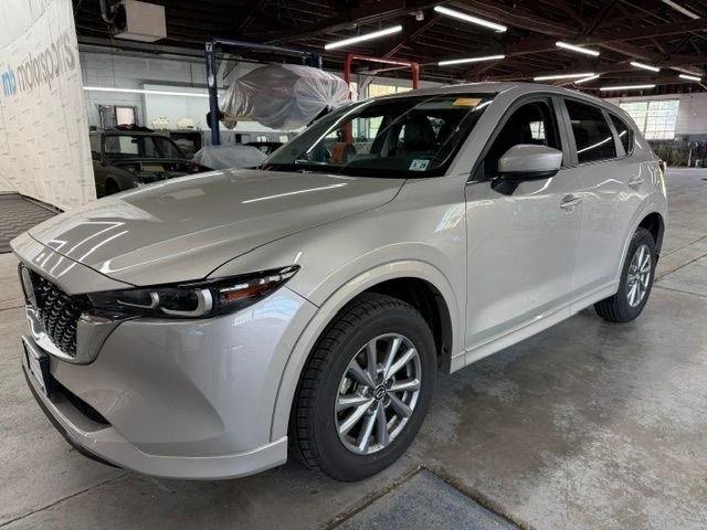 2024 Mazda CX-5 S Preferred package Auto AWD's photo