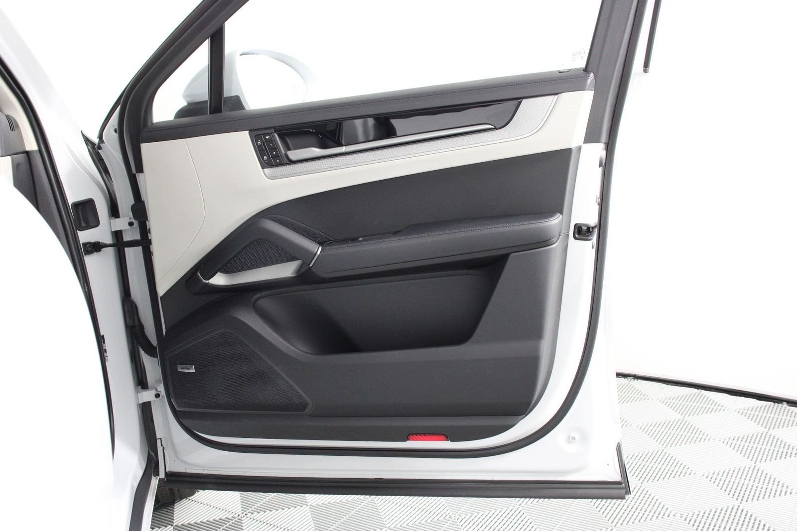 New 2026 Carrara White Metallic Porsche S image 23