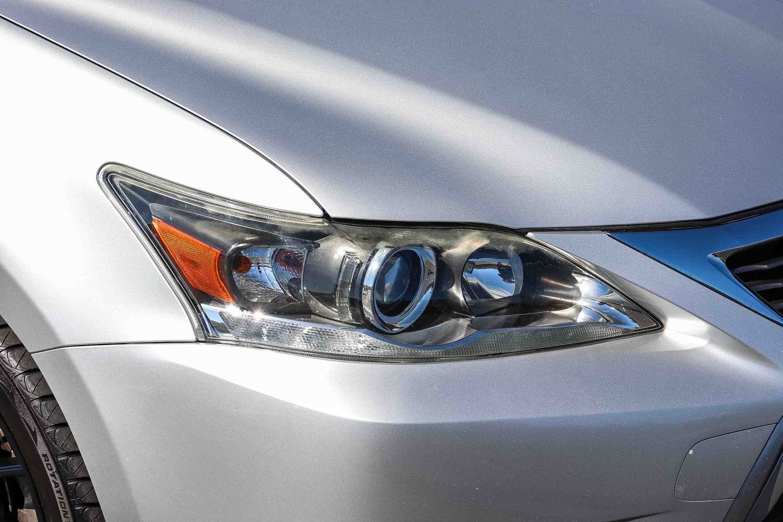 Used 2015 Silver Lexus 200h image 12