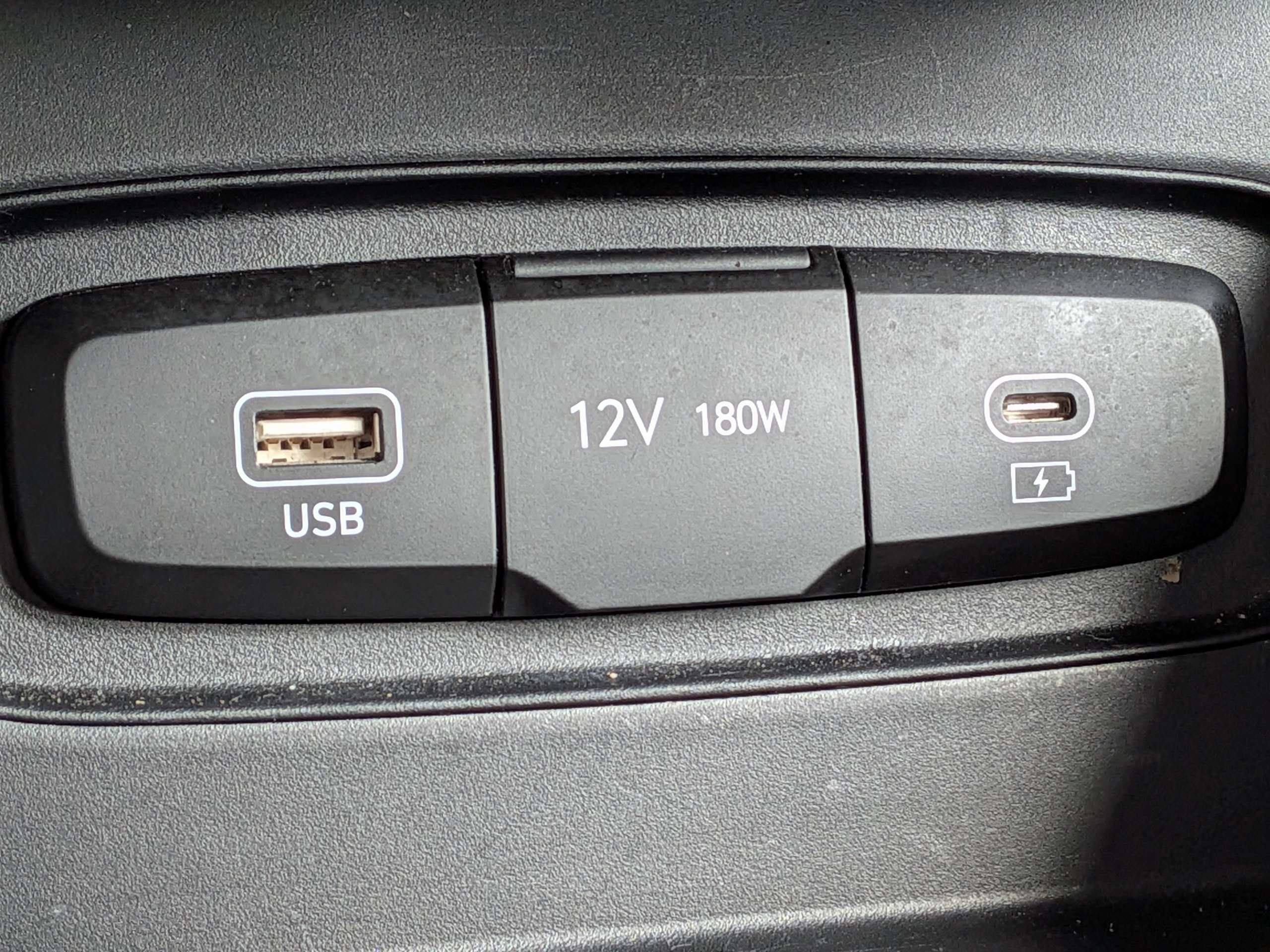 Used 2025 White Hyundai SEL image 21