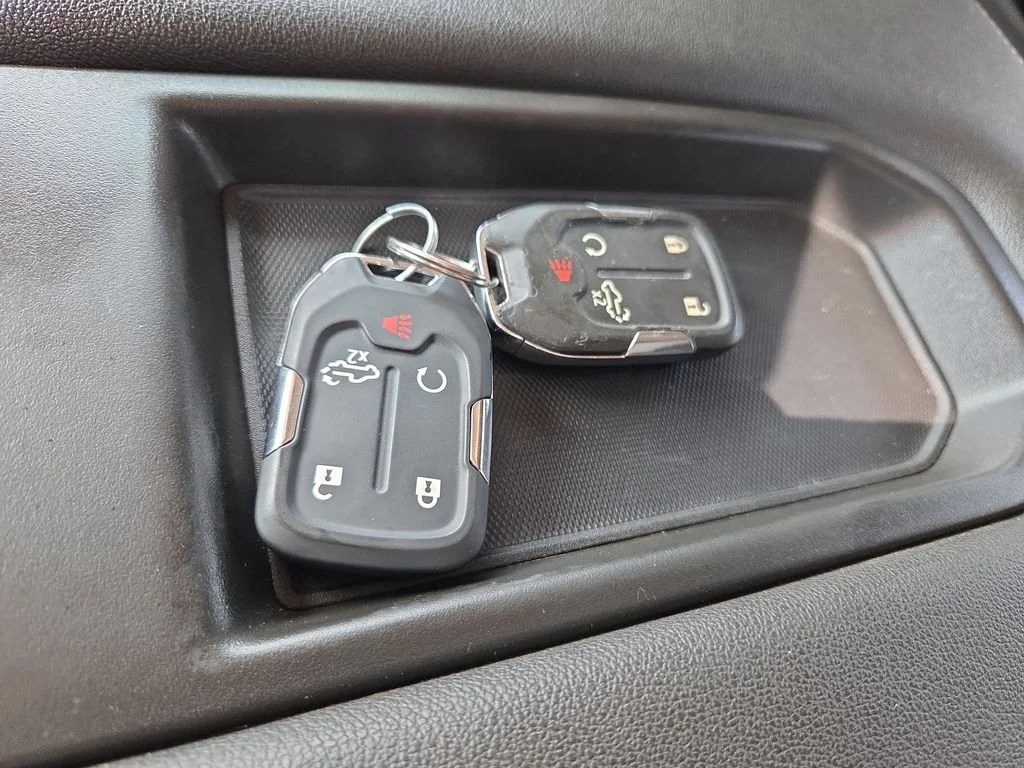 Used 2022 Silver Chevrolet LT image 22