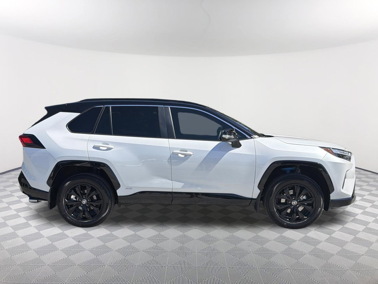 2024 Toyota RAV4 XSE - Photo 6