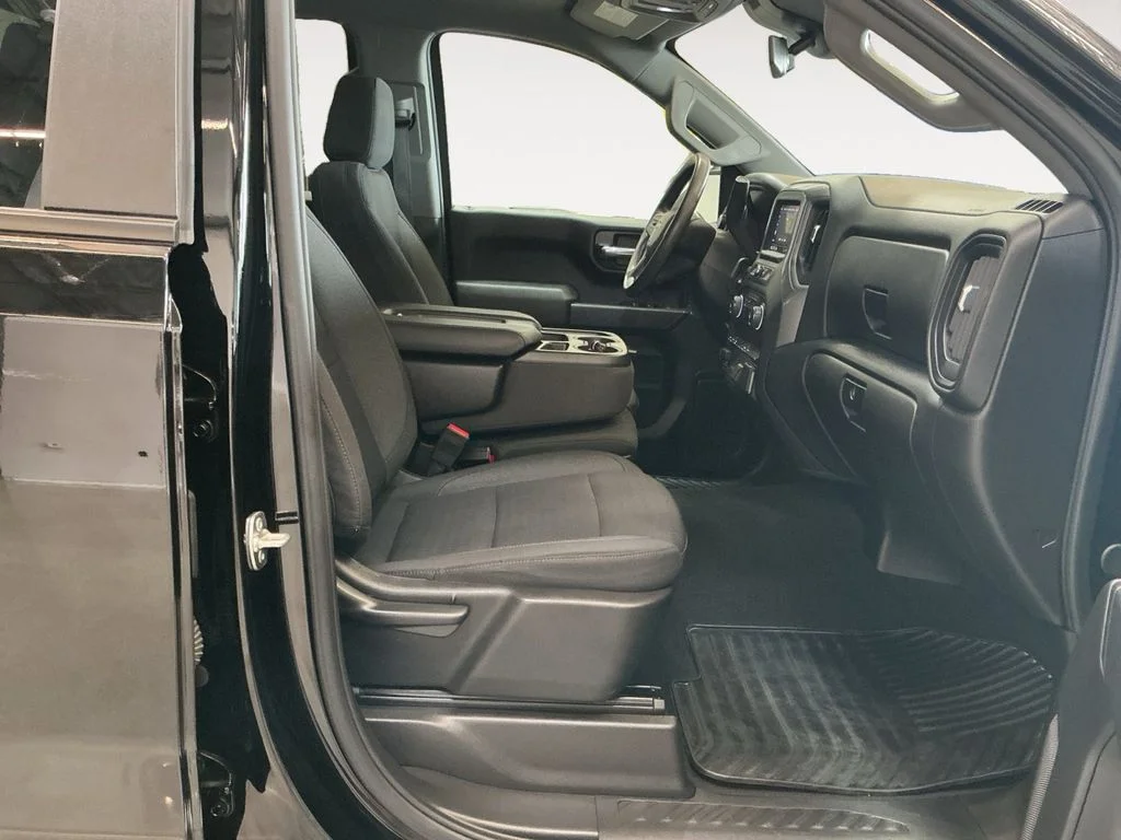 Used 2025 Black Chevrolet Custom image 16