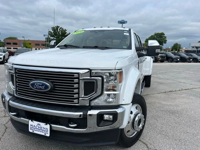 Used 2020 White Ford Lariat image 1