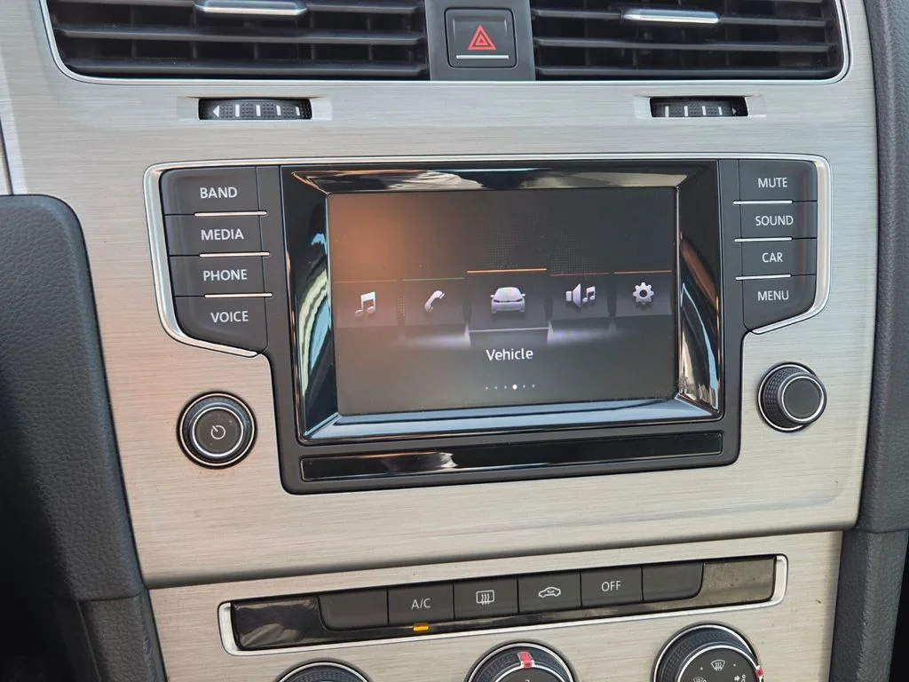 Used 2015 Gray Volkswagen TSI S 4-Door image 28