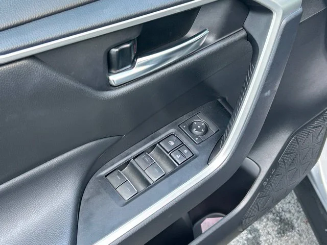 Used 2024 Silver Toyota XLE image 21