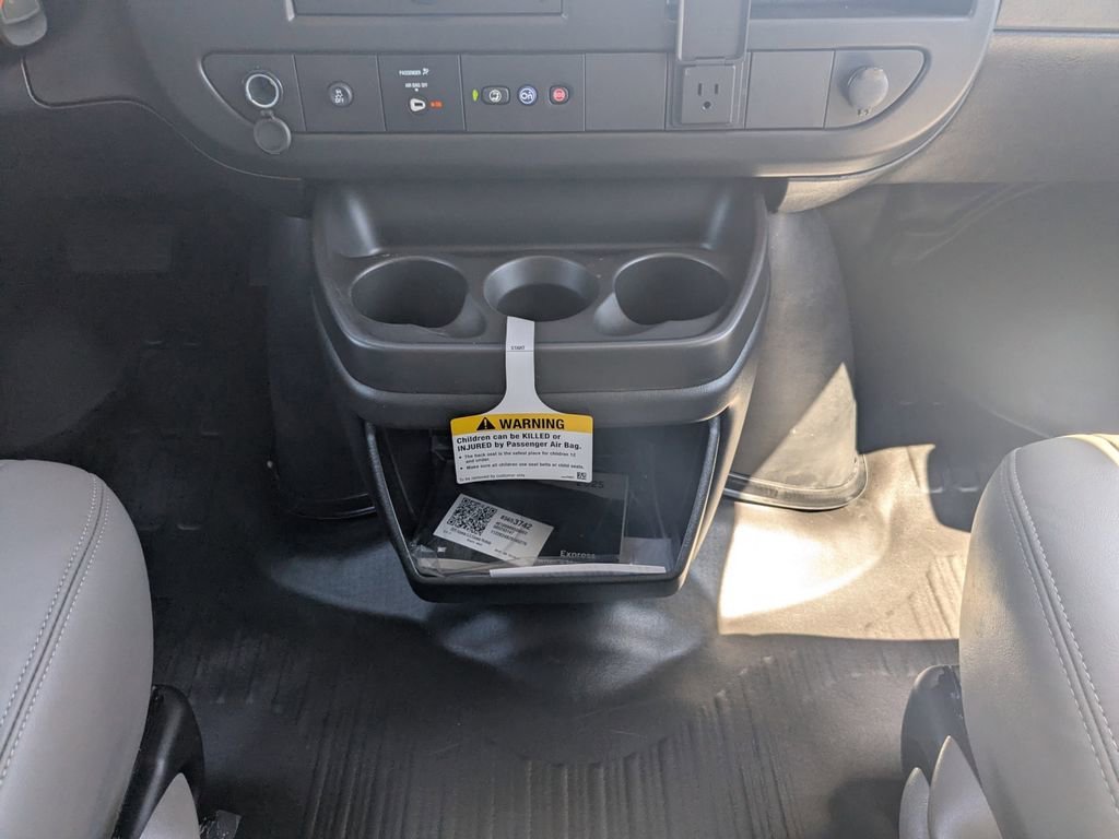 2025 Chevrolet Express Cargo Work Van - Photo 21