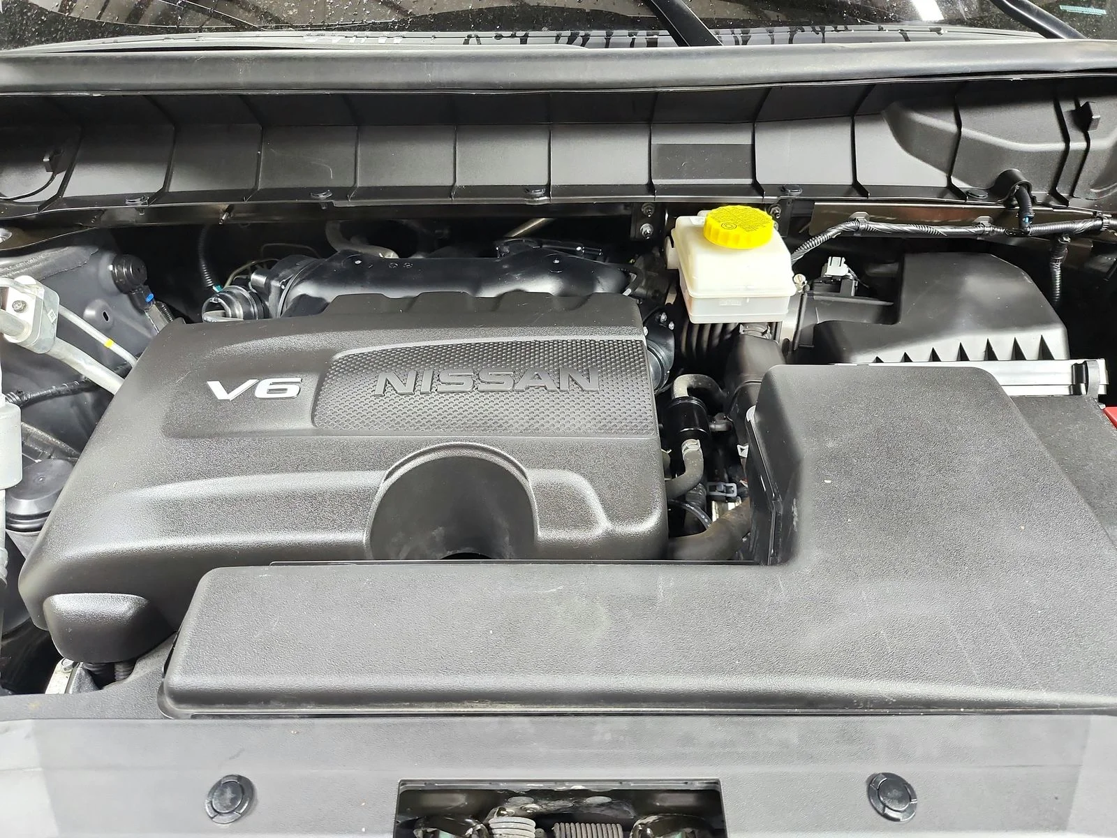 Used 2023  Nissan Platinum image 18