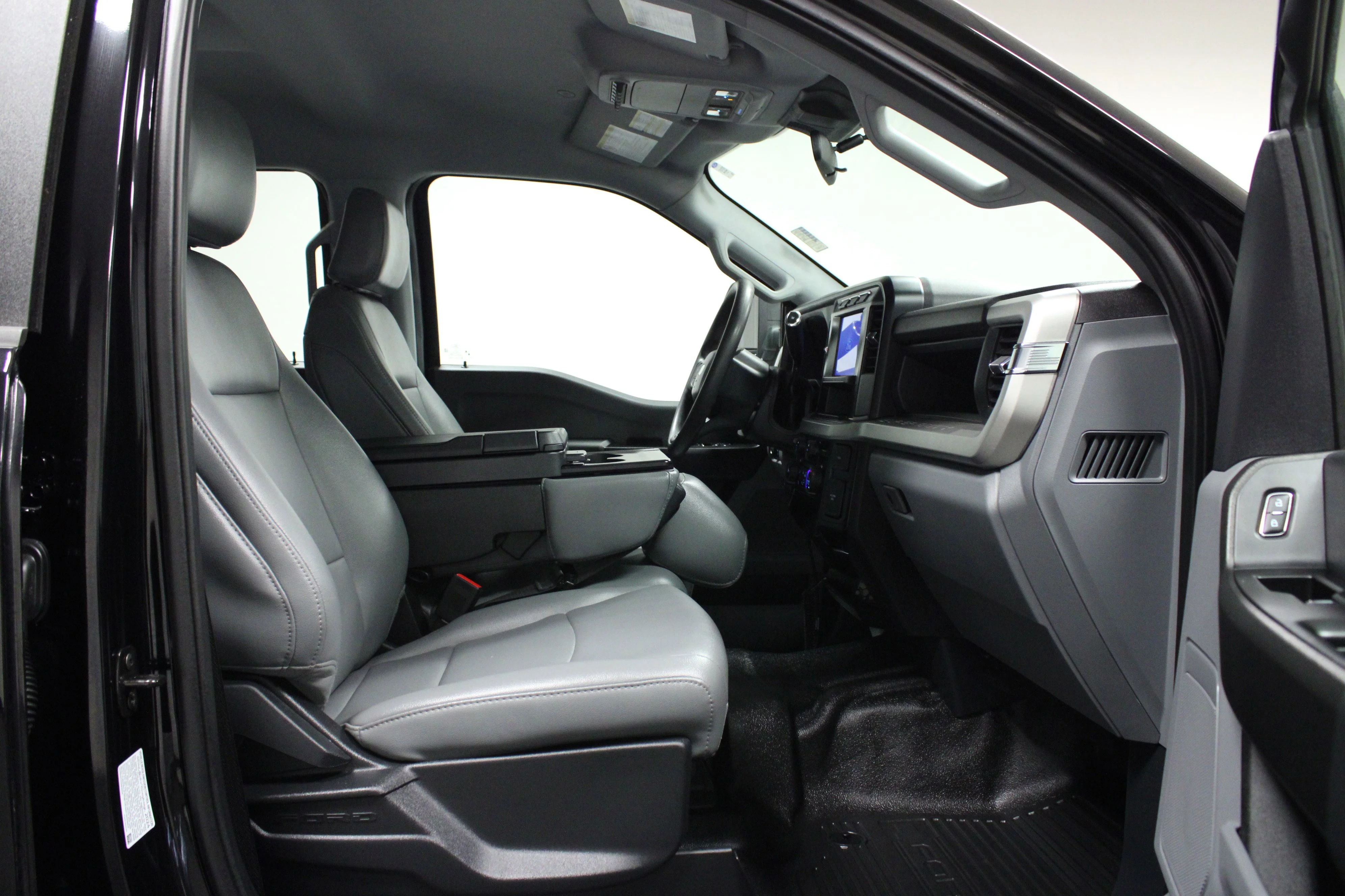 Used 2024 Black Metallic Ford XL image 13
