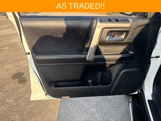 Used 2016 White Toyota SR5 image 14
