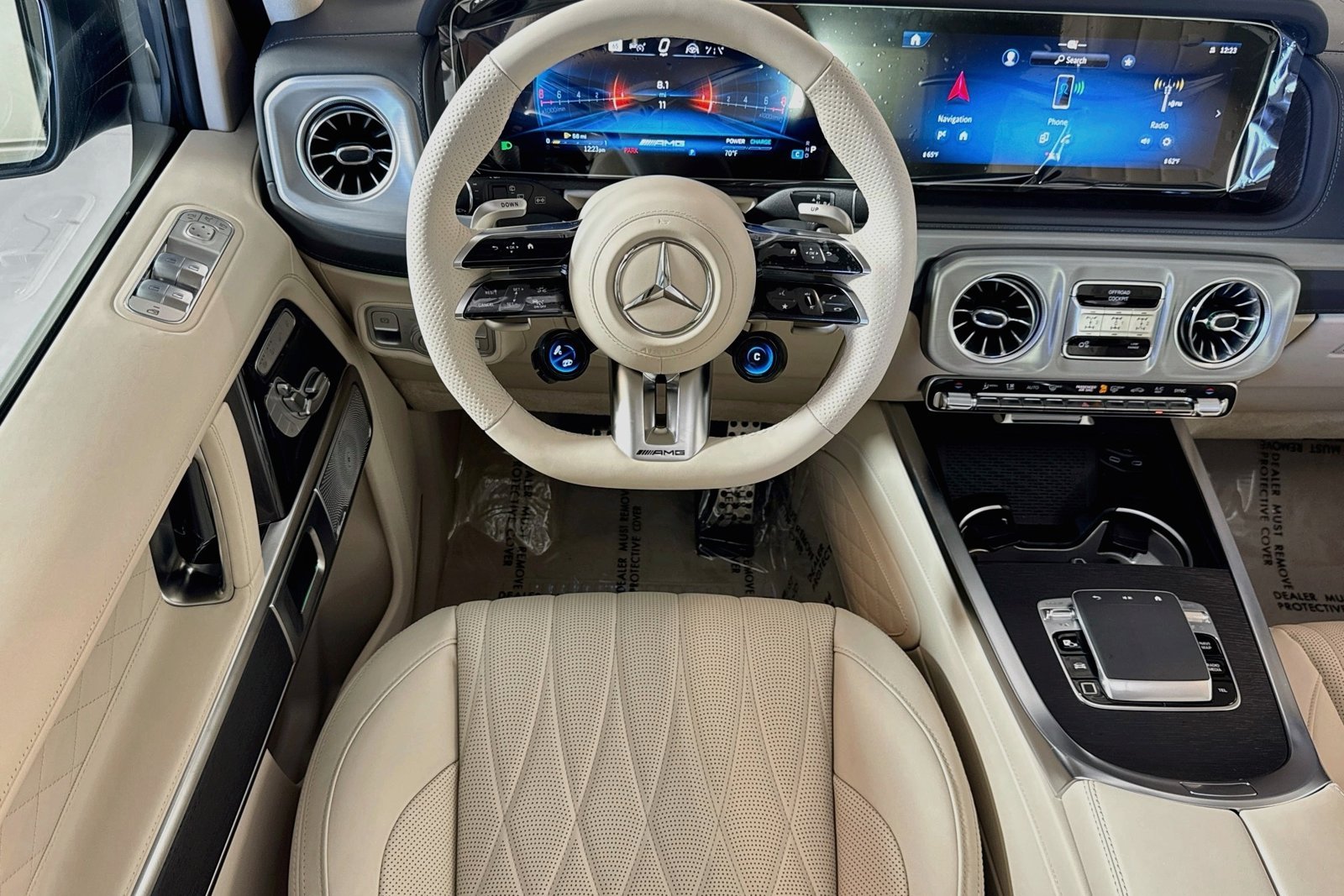 New 2027 MANUFAKTUR Monza Grey Magno Mercedes-Benz AMG® G 63 image 20
