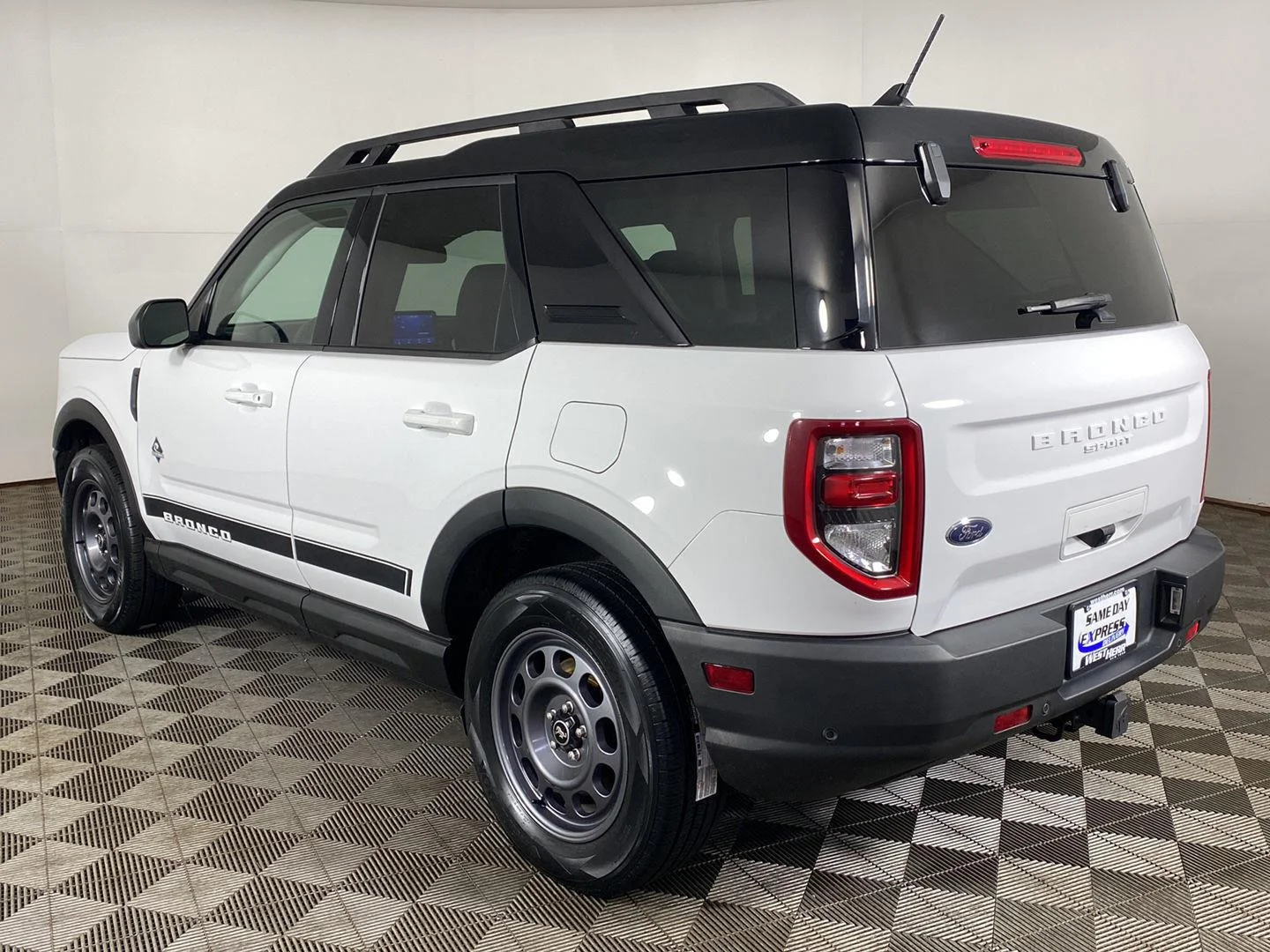 Used 2024 Oxford White Ford Outer Banks image 30
