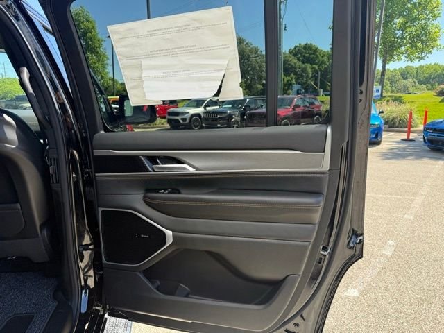 New 2026 High Gloss Black Exterior Paint Jeep Limited Reserve image 31