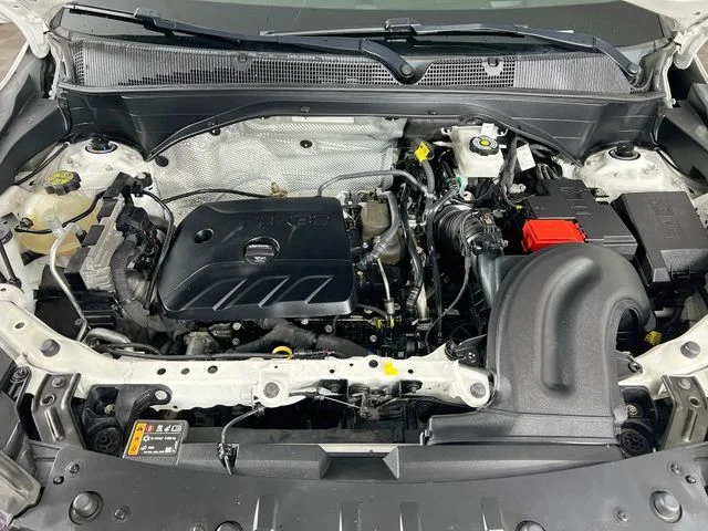 Used 2022 White Chevrolet LT image 27