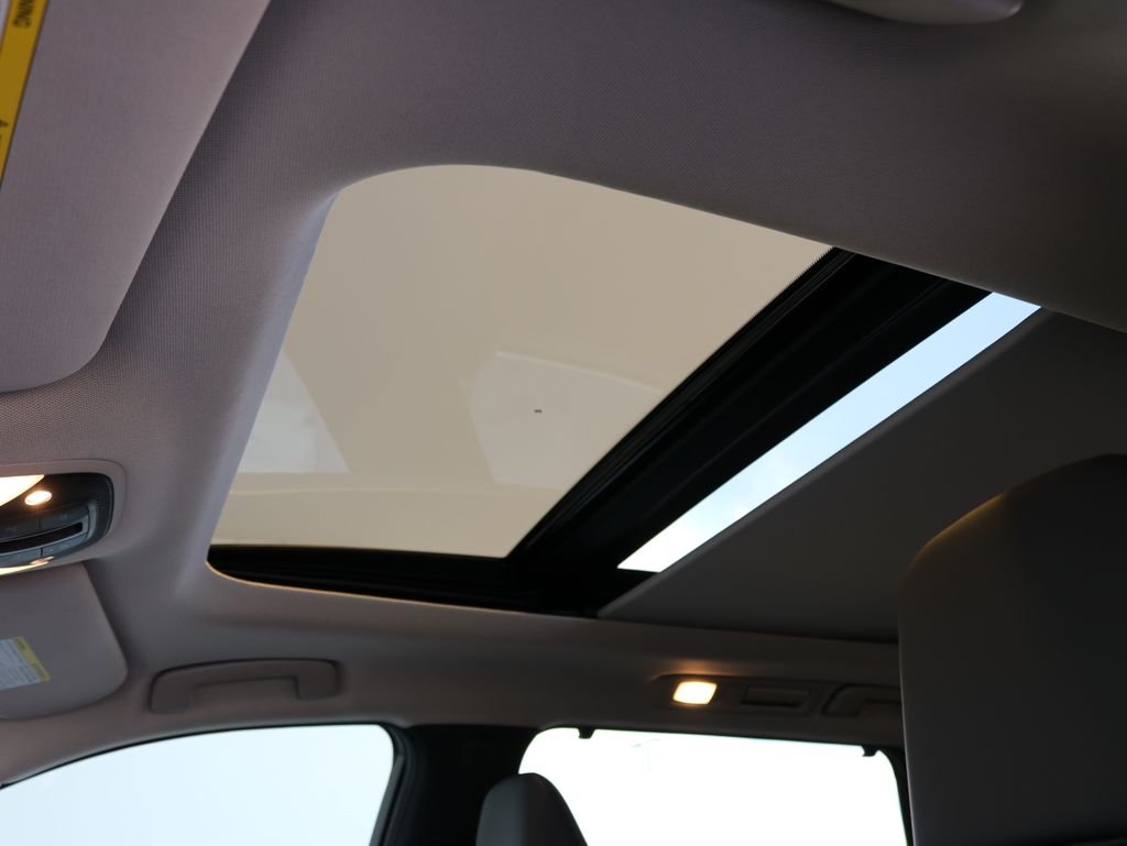 Certified Used 2023 Silver INFINITI LUXE image 20