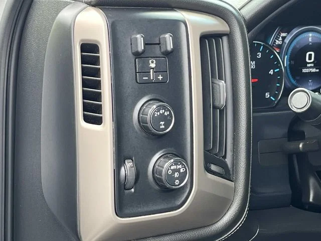 Used 2018 Silver GMC Denali image 30