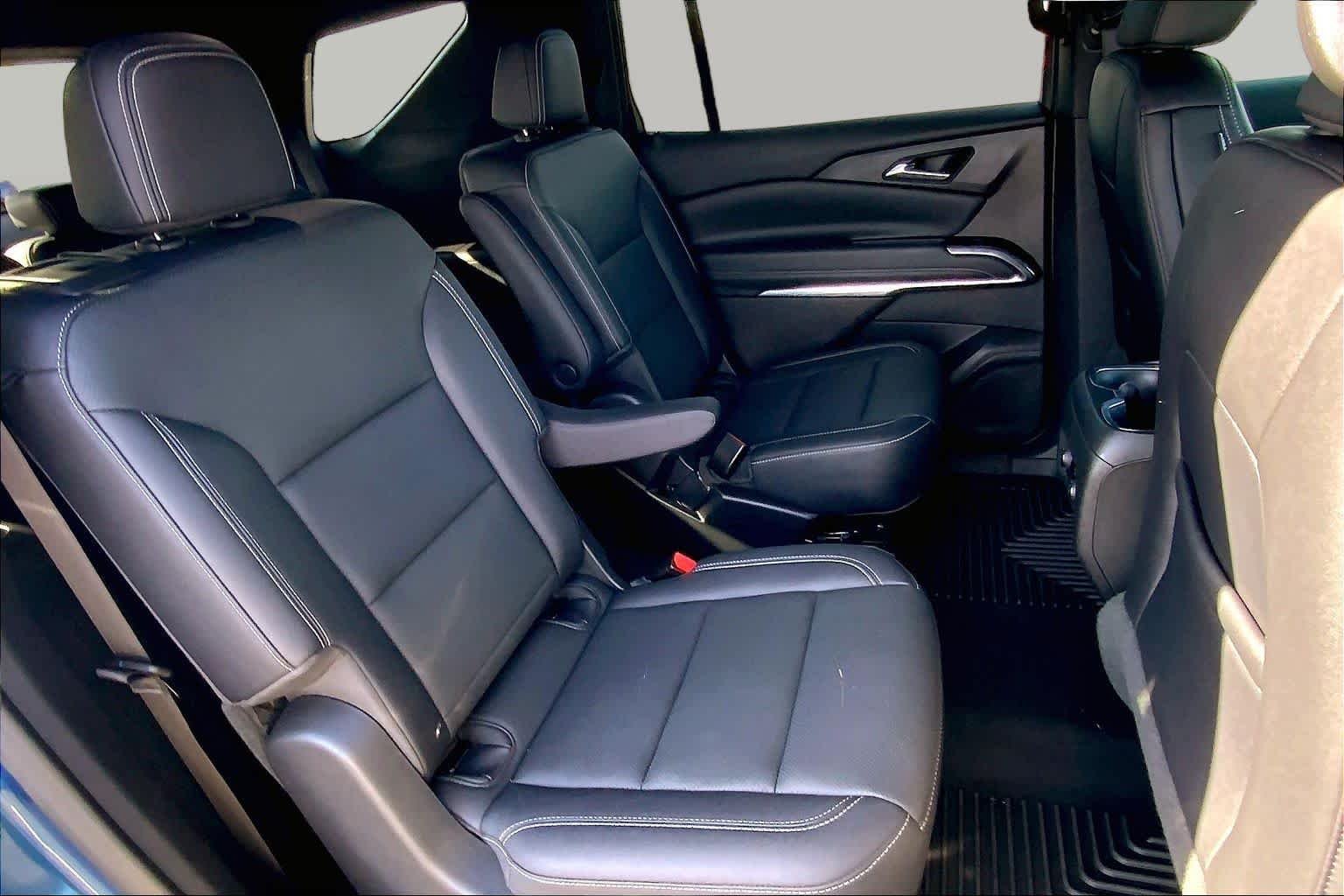 Used 2025 Lakeshore Blue Metallic Chevrolet FWD LT image 20