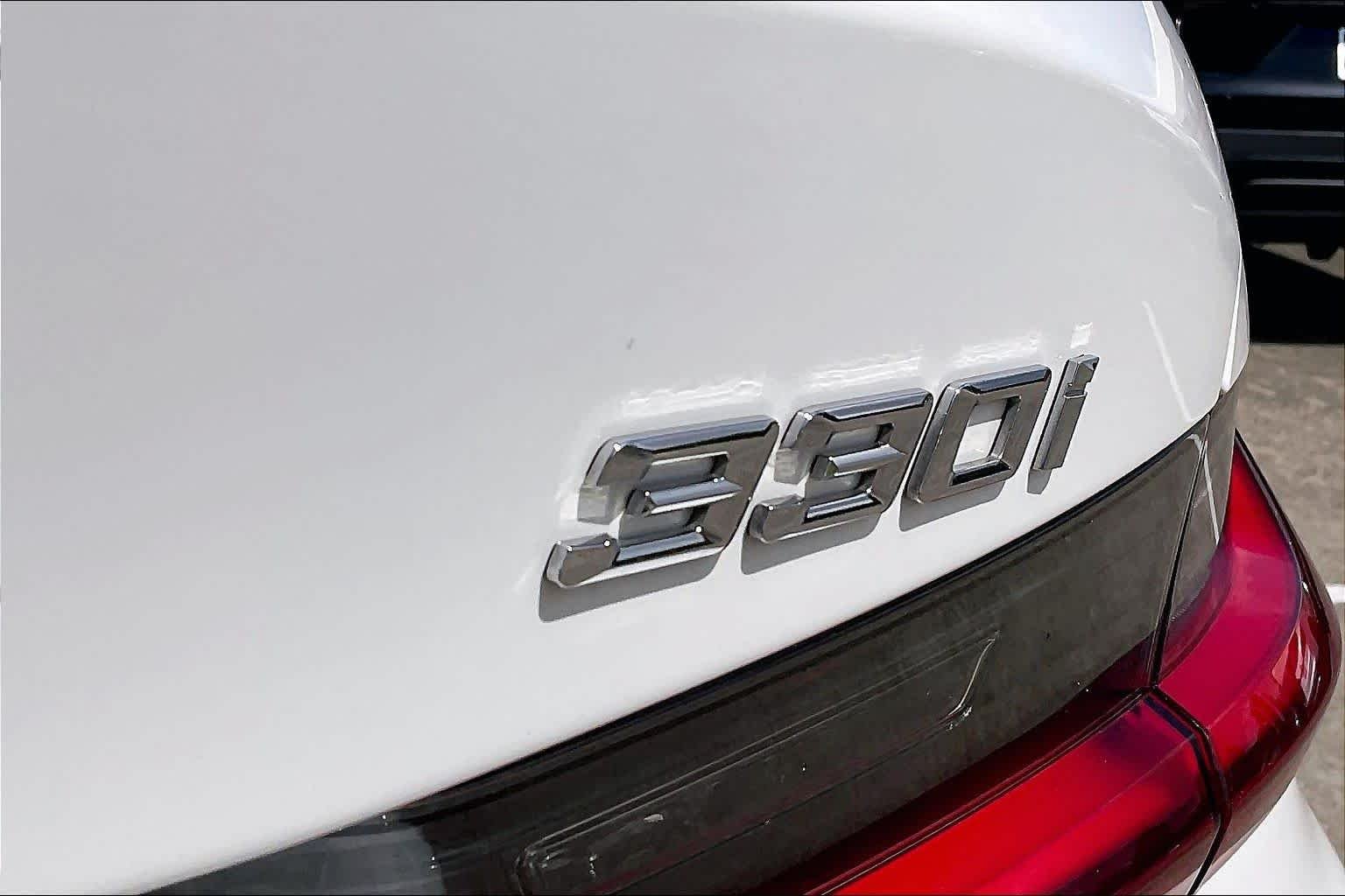 Used 2026 Alpine White BMW 330i NA image 28