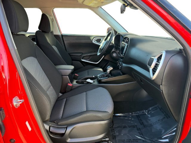 Used 2022 Red Kia LX image 27